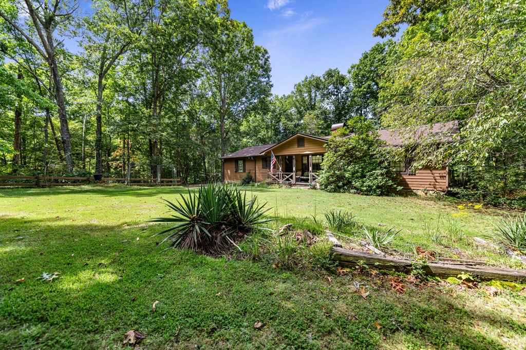 788 Lake Forest Drive Property Photo 5