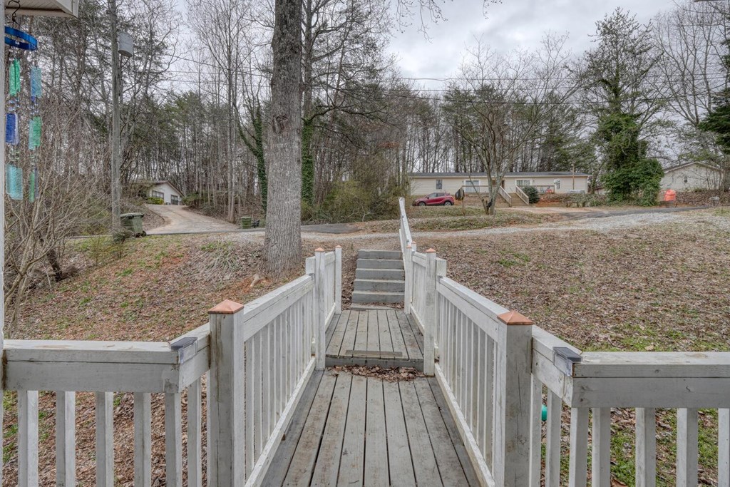 435 Pine Crest Circle Property Photo 3