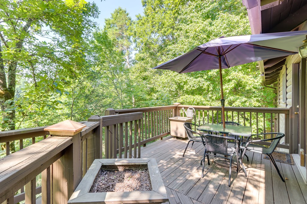 223 Novena Court Property Photo 5