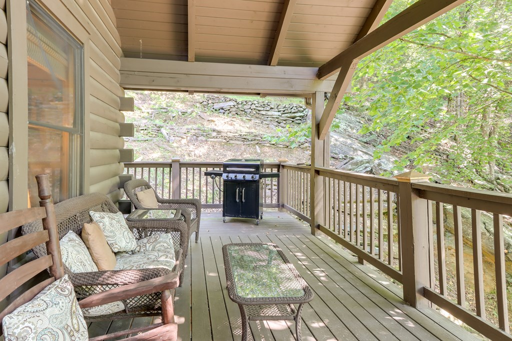 223 Novena Court Property Photo 6
