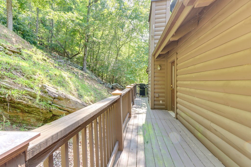 223 Novena Court Property Photo 8