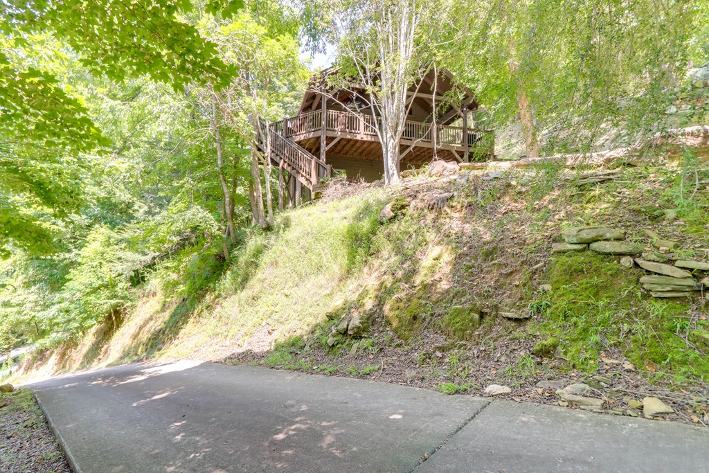 223 Novena Court Property Photo 30