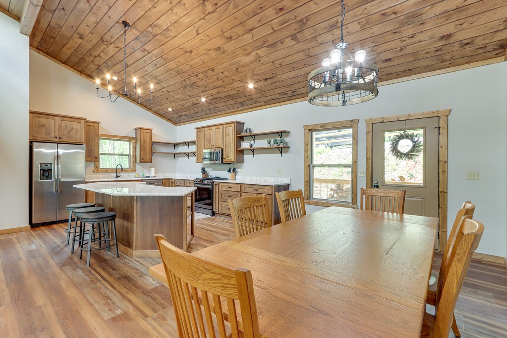 487 Hillsdale Drive Property Photo 18