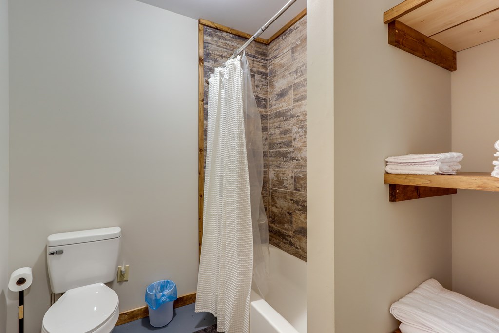 487 Hillsdale Drive Property Photo 31