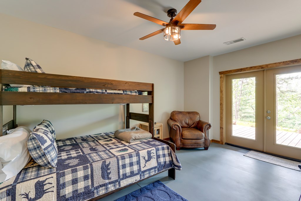 487 Hillsdale Drive Property Photo 33