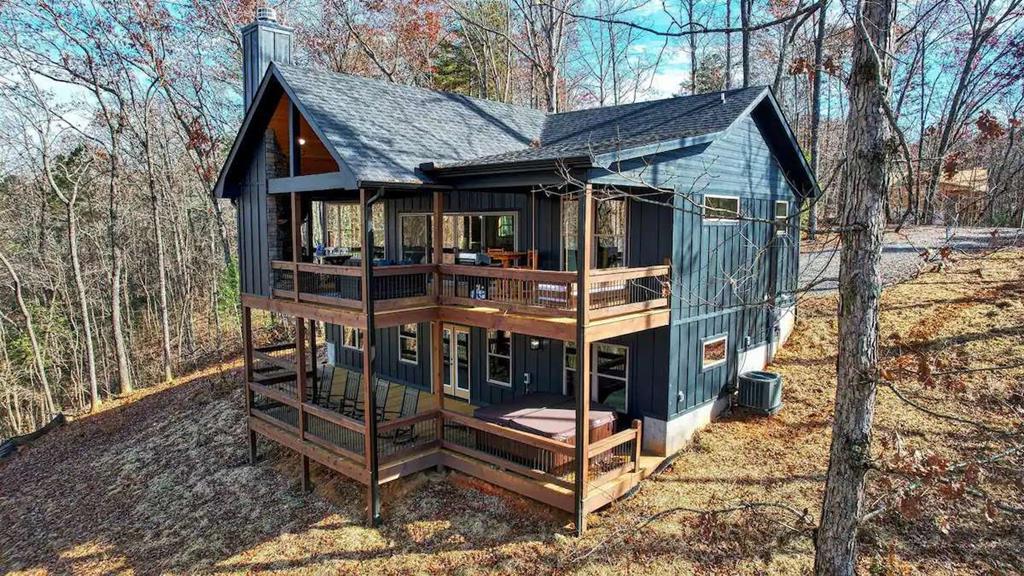 156 Ridge Oaks Way Property Photo 1