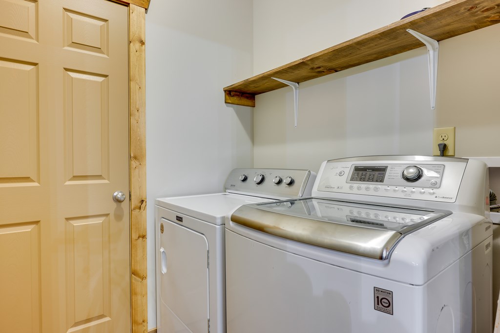 736 Mooring Drive Property Photo 12