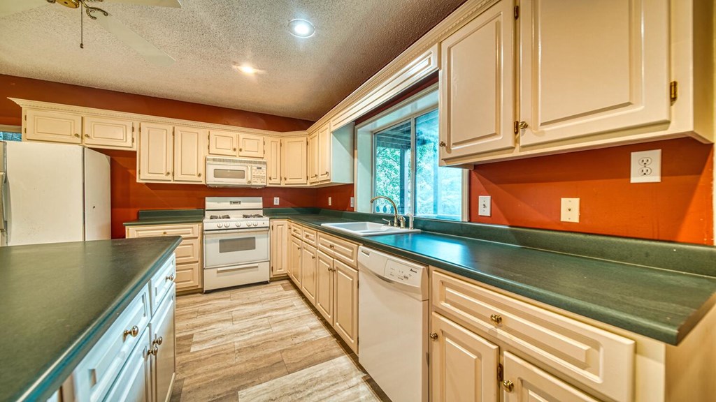 822 Mining Gap Trail Property Photo 38
