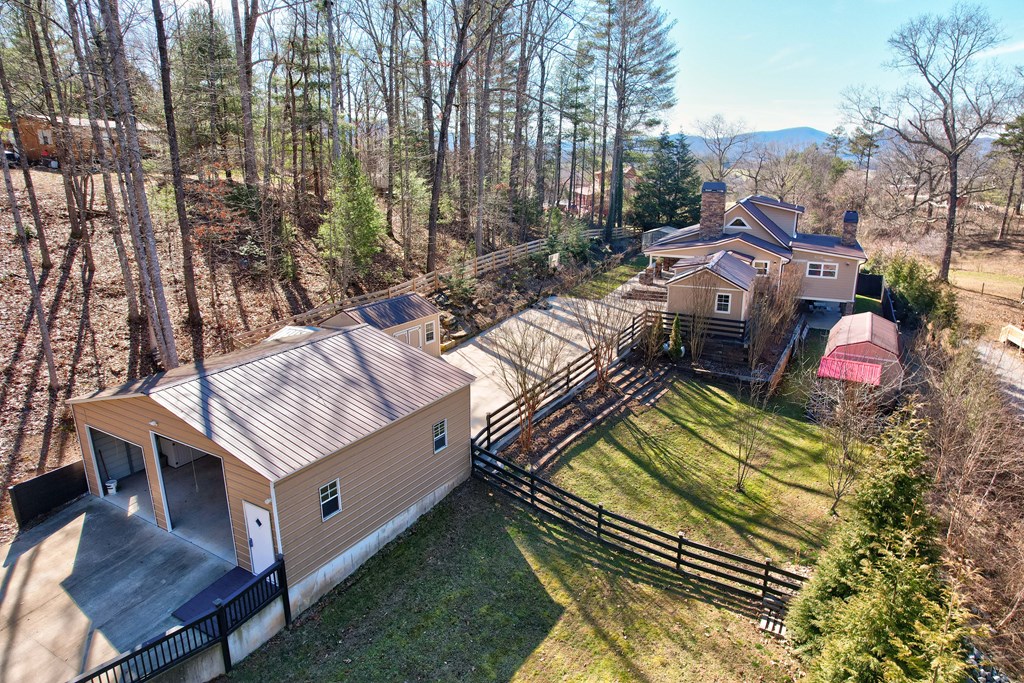 59 Treetop Lane Property Photo 3