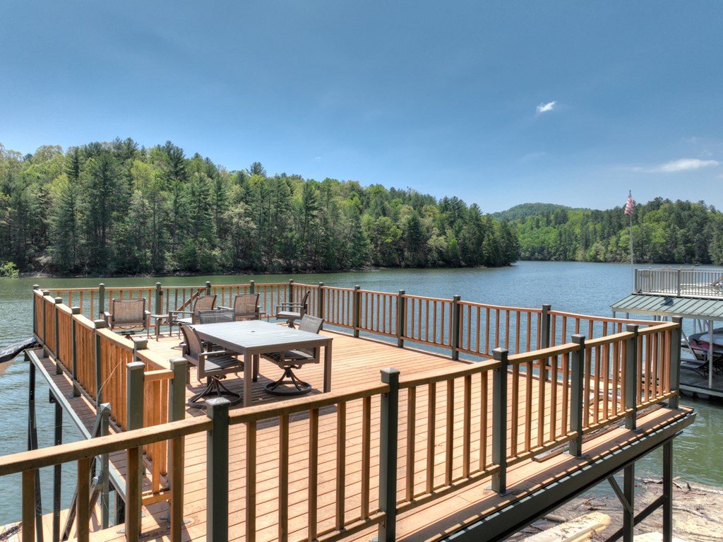 670 Magnolia Drive Property Photo 4