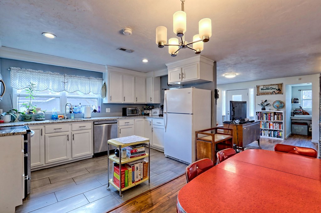 59 Lowell Street Property Photo 9