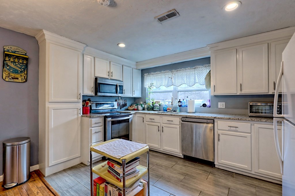 59 Lowell Street Property Photo 10