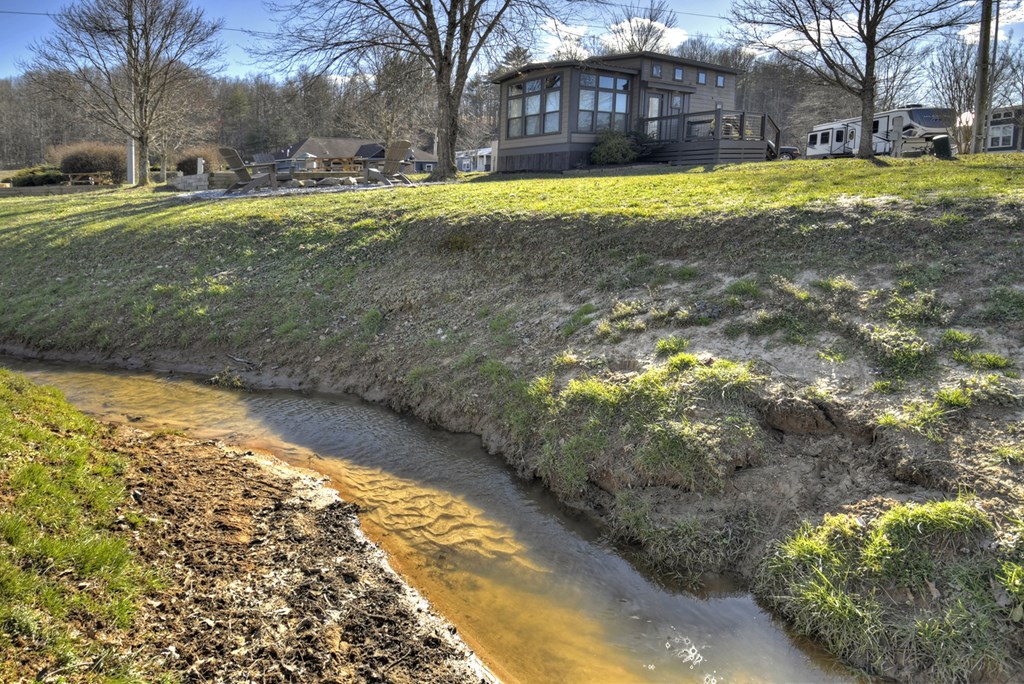 35 Mountain Meadows Circle Property Photo 14