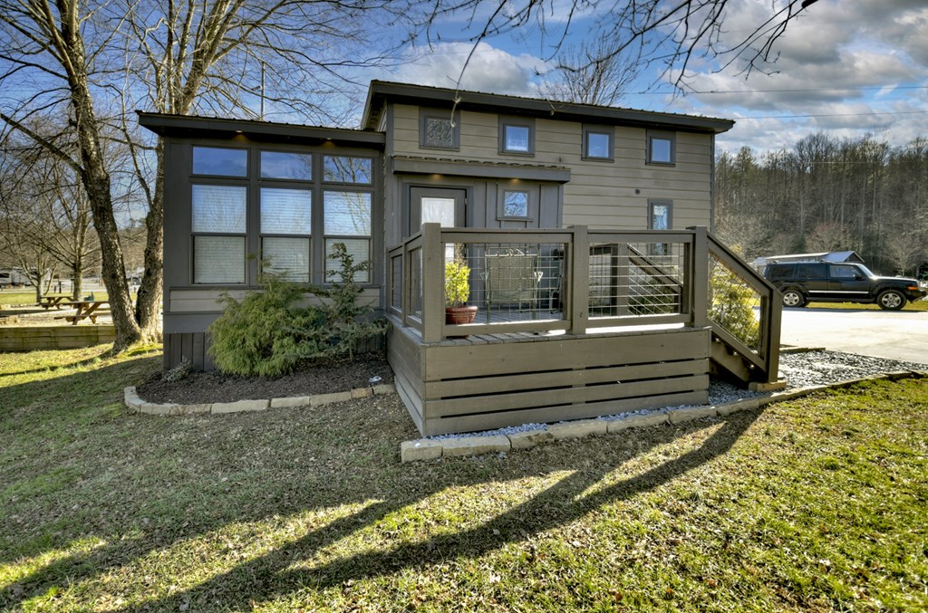 35 Mountain Meadows Circle Property Photo 17