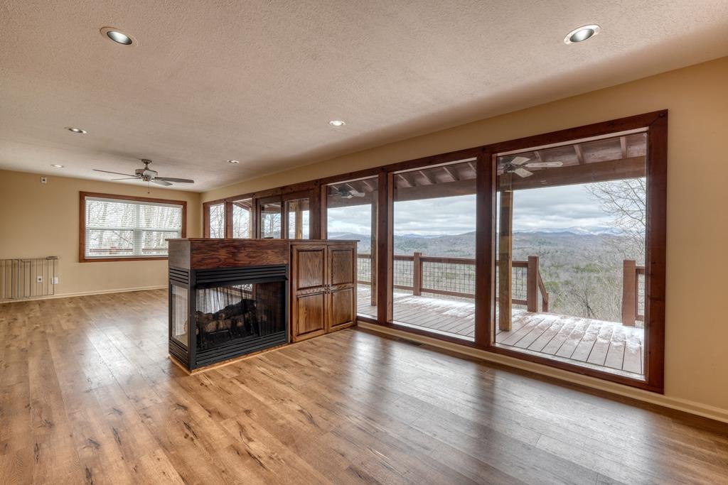 130 Hogans Run Property Photo 14