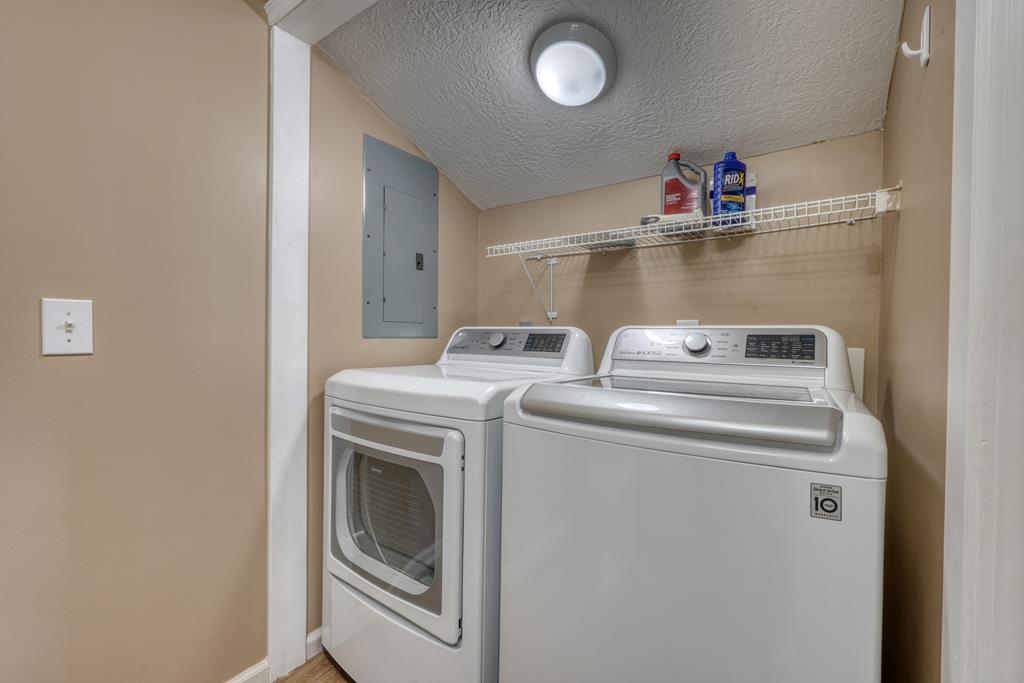 130 Hogans Run Property Photo 32