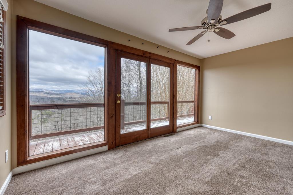 130 Hogans Run Property Photo 35