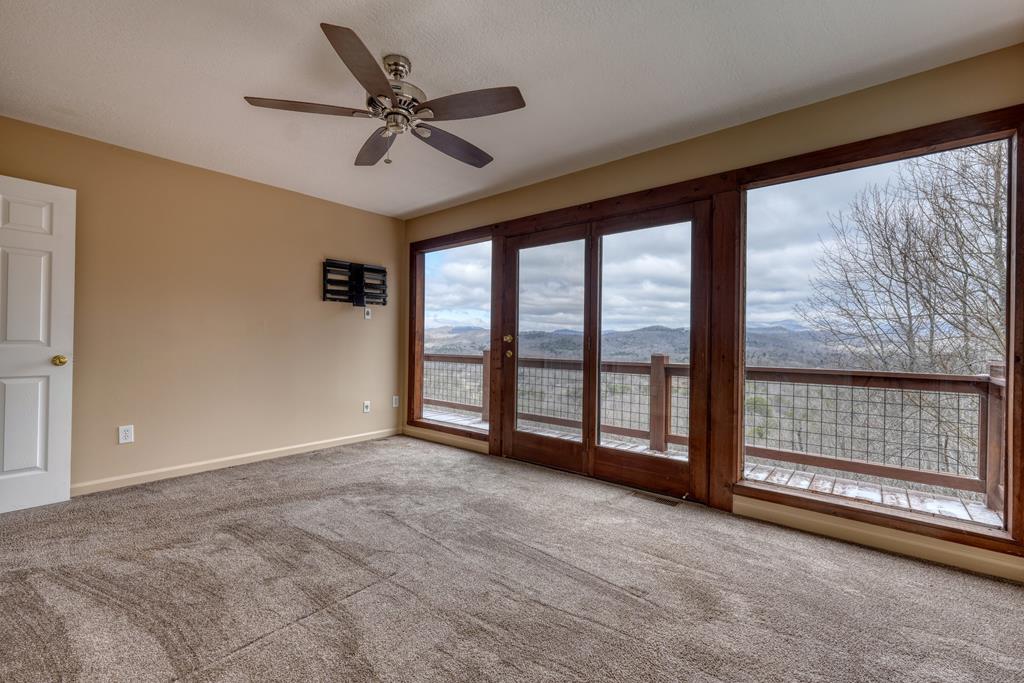 130 Hogans Run Property Photo 39