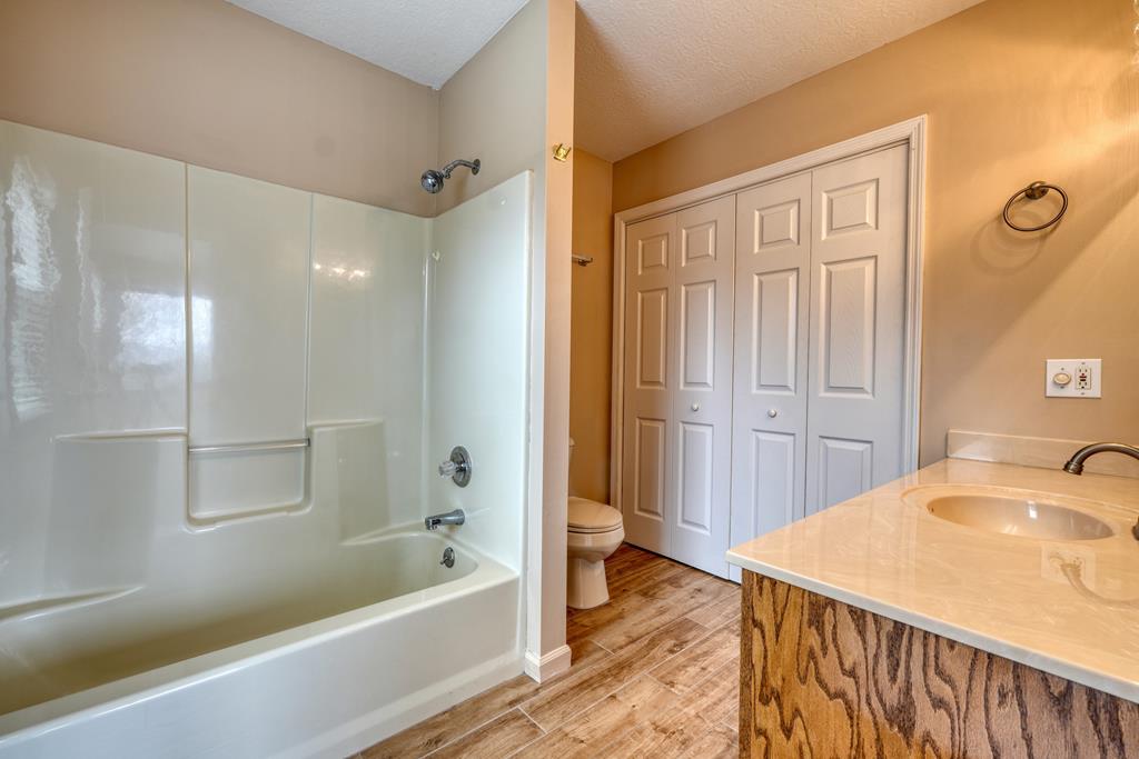 130 Hogans Run Property Photo 41