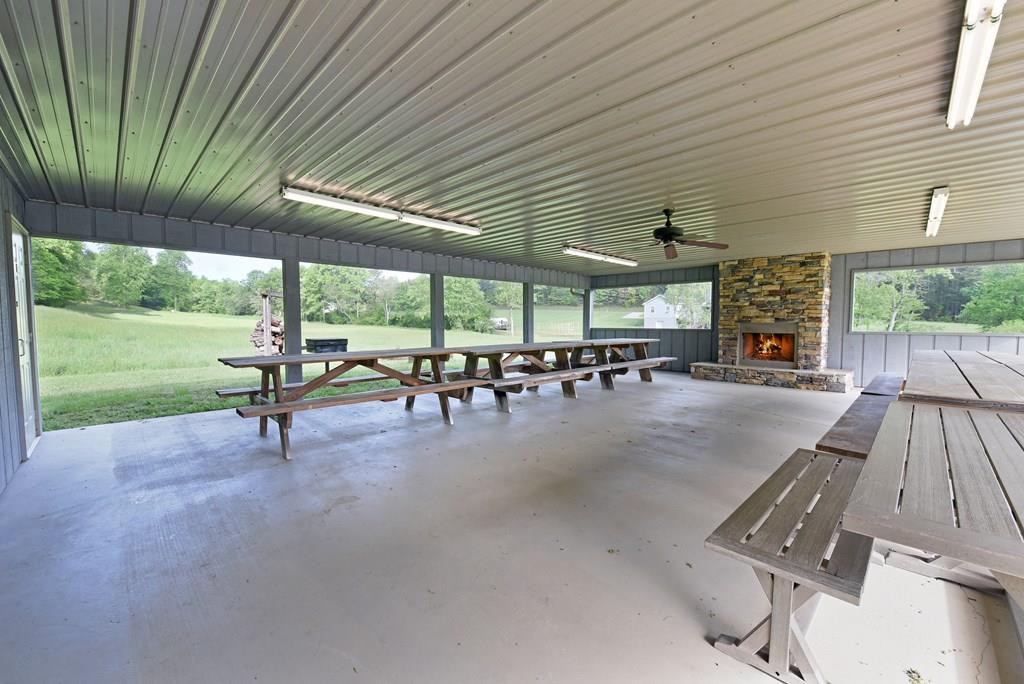 289 Coras View Property Photo 8