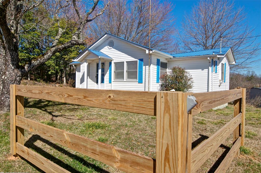2165 Townsend Mill Road Property Photo 1