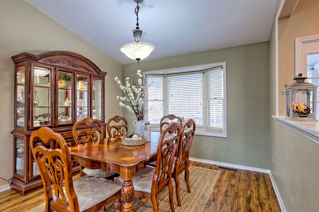 5530 Pine Crest Road Property Photo 5