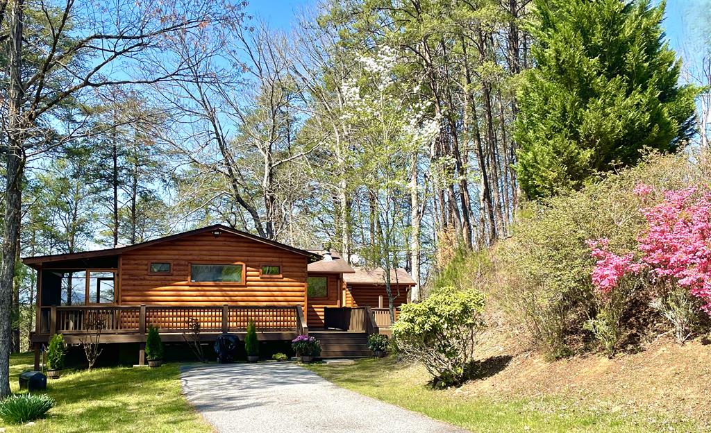 233 River Hills Property Photo 3