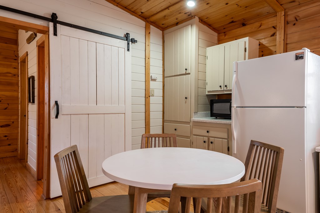 233 River Hills Property Photo 15