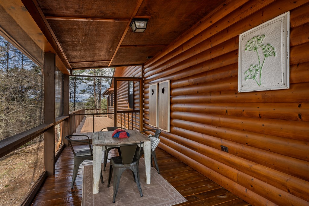 233 River Hills Property Photo 38