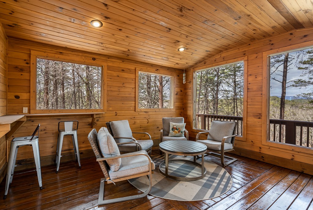 233 River Hills Property Photo 43