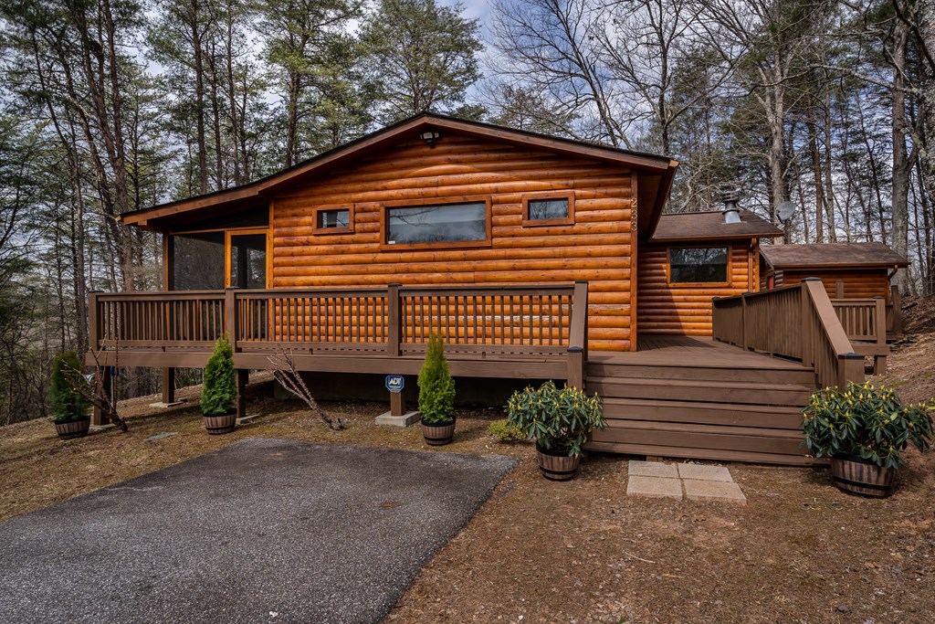 233 River Hills Property Photo 46