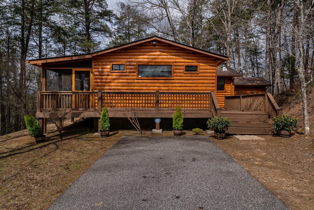 233 River Hills Property Photo 48