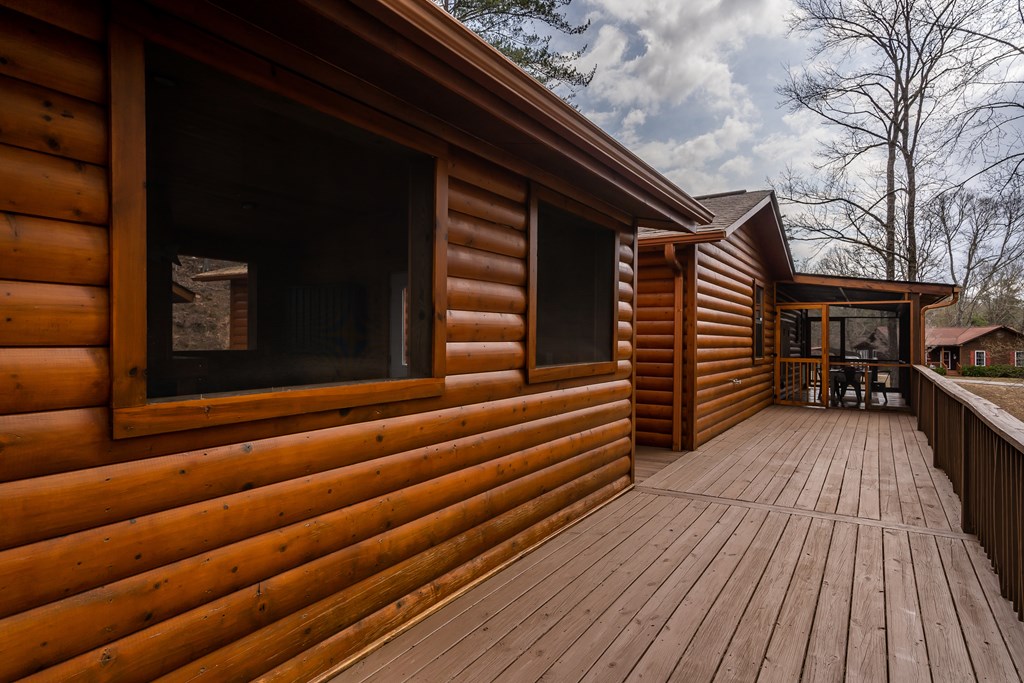 233 River Hills Property Photo 51