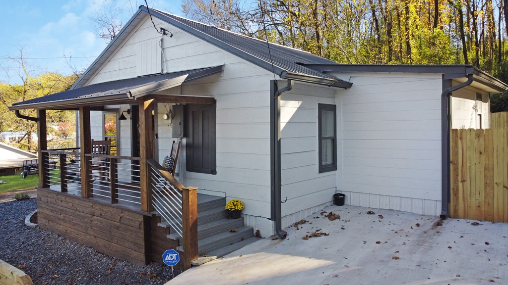 11 Hill Street Property Photo 27