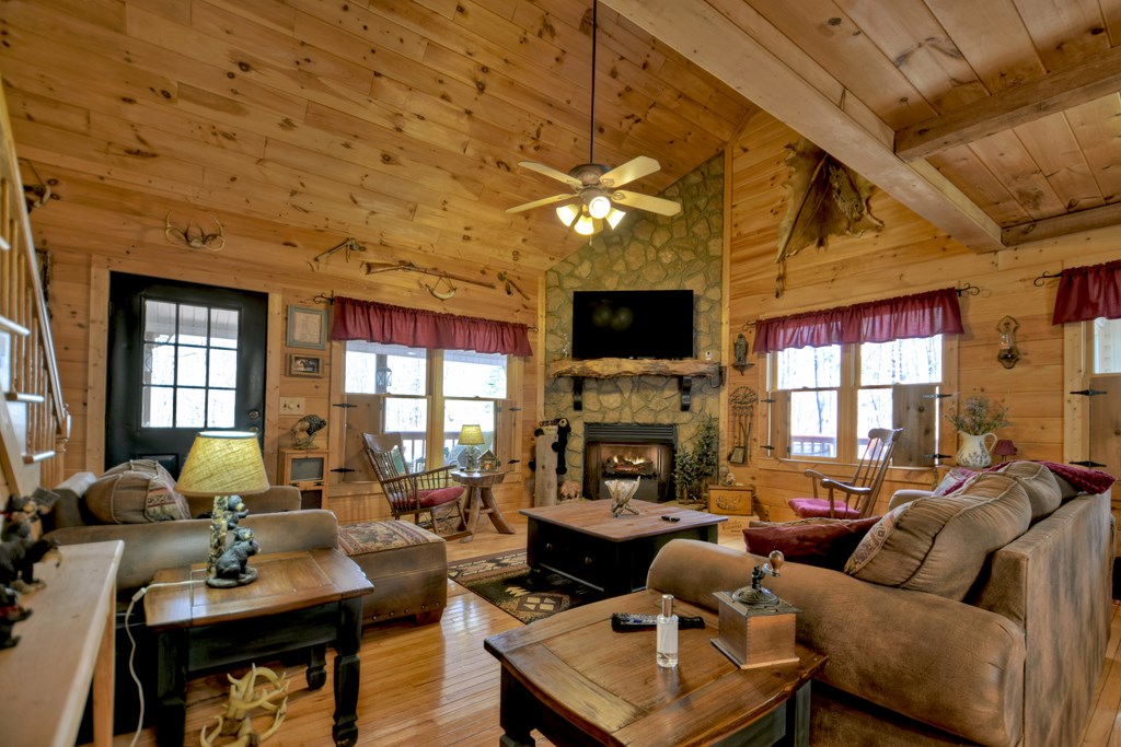 77 Gunite Circle Property Photo 3