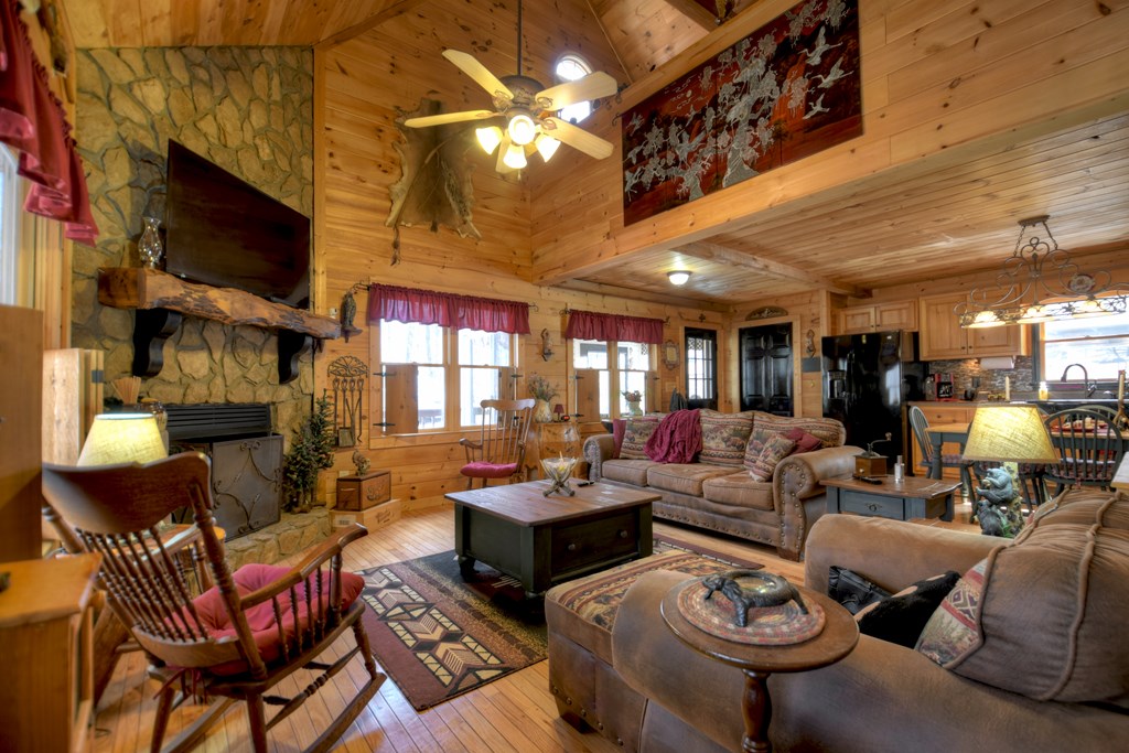 77 Gunite Circle Property Photo 4