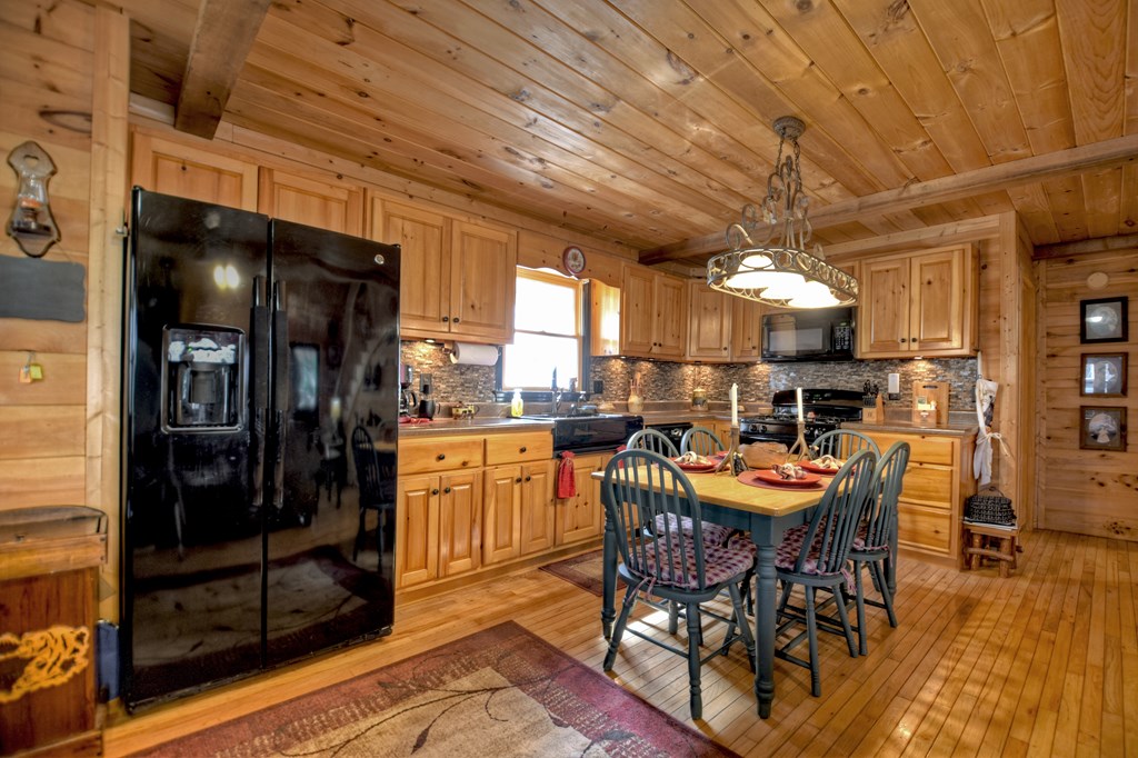 77 Gunite Circle Property Photo 6