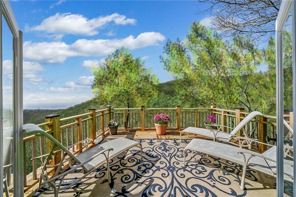 1043 Deer Run Ridge Property Photo 3