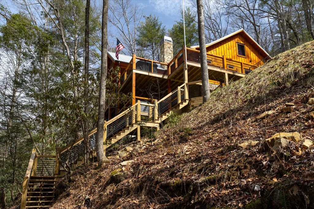 1819 Stanley Creek Road Property Photo 2