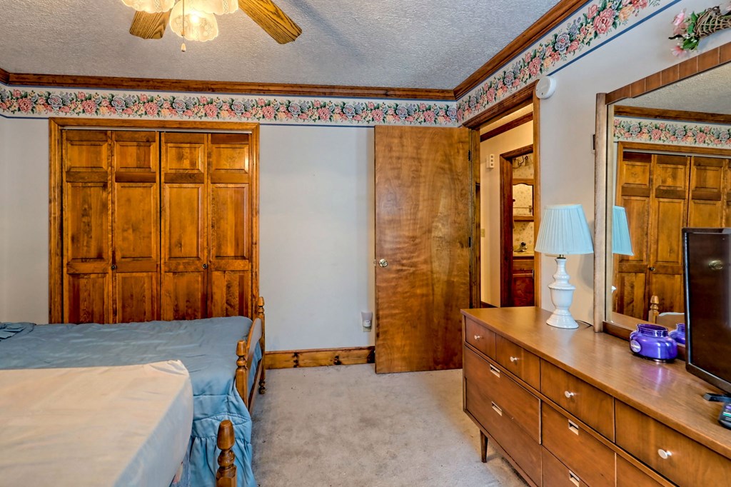 427 V Addington Road Property Photo 33