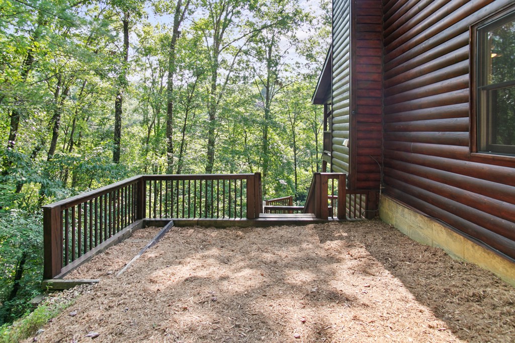 135 Hale Court Property Photo 34