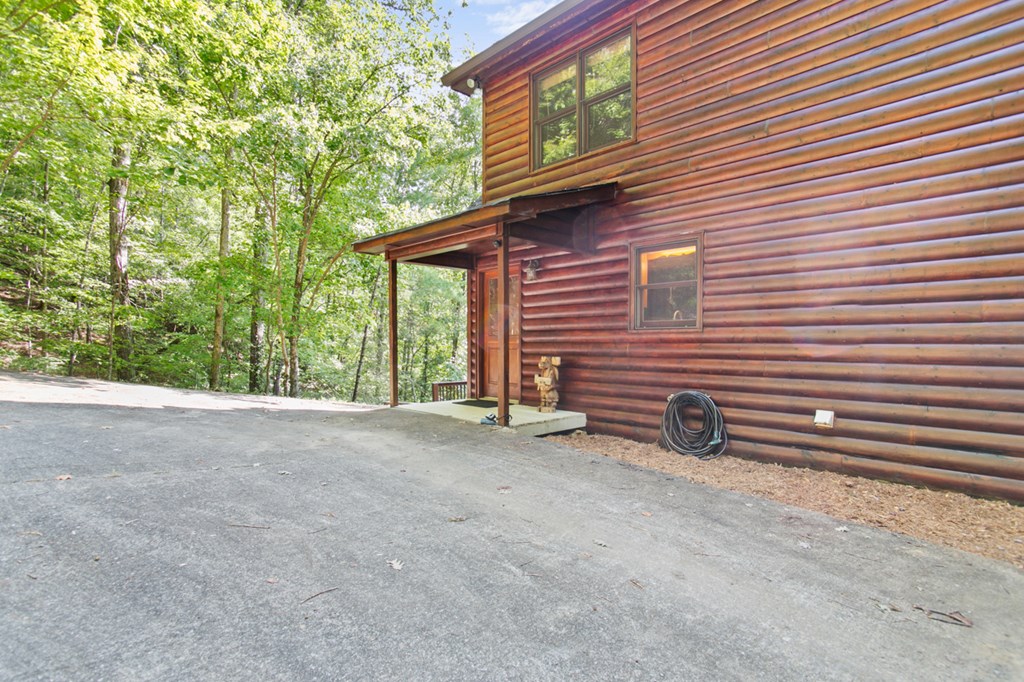 135 Hale Court Property Photo 44