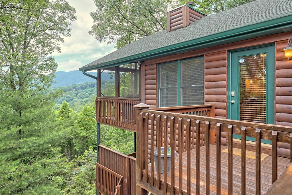 515 Amy Creek Circle Property Photo 2