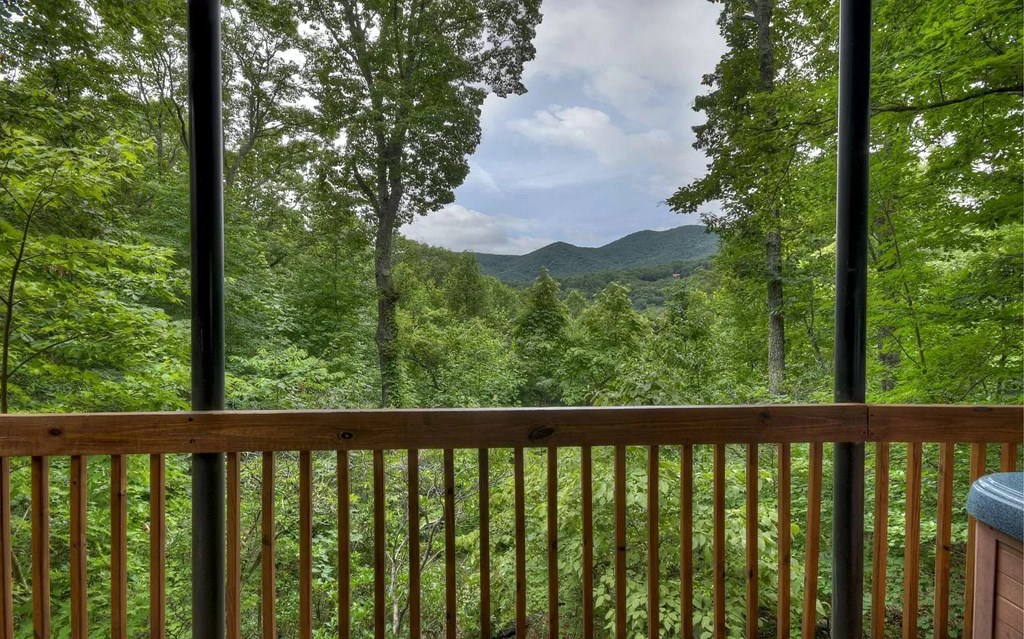 515 Amy Creek Circle Property Photo 7