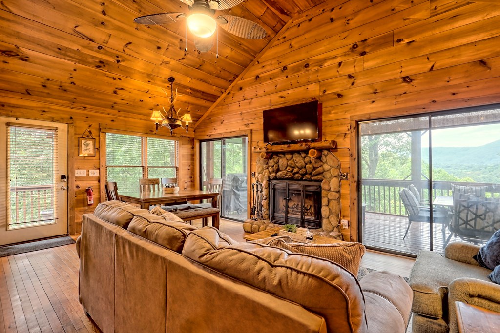 515 Amy Creek Circle Property Photo 14