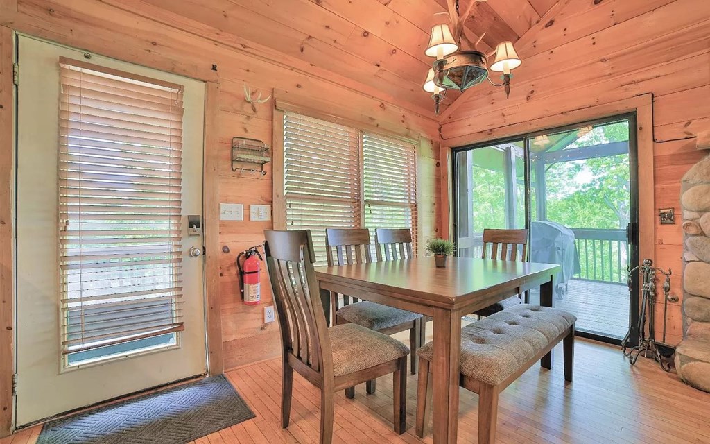 515 Amy Creek Circle Property Photo 20