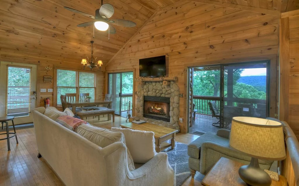 515 Amy Creek Circle Property Photo 25