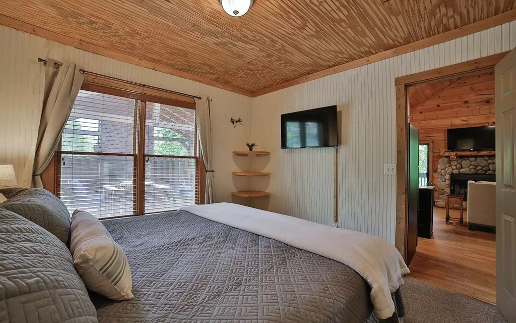 515 Amy Creek Circle Property Photo 32