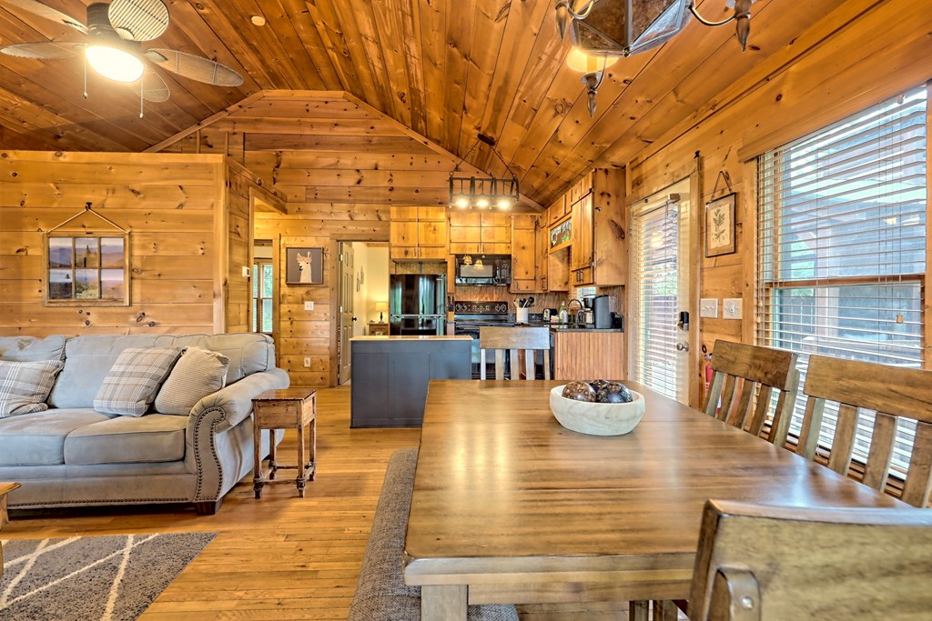 515 Amy Creek Circle Property Photo 36