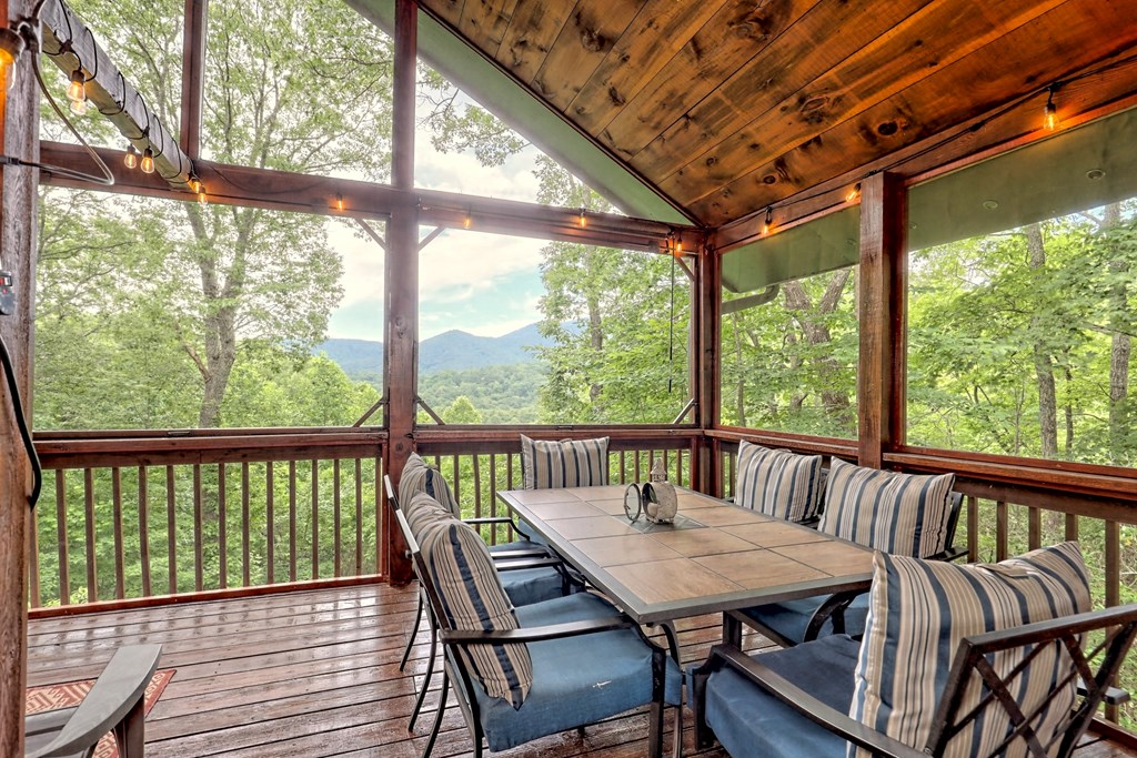 515 Amy Creek Circle Property Photo 42